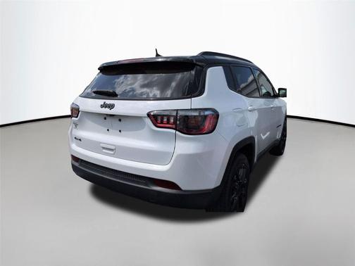 Bright White Clearcoat 2024 Jeep Compass Latitude