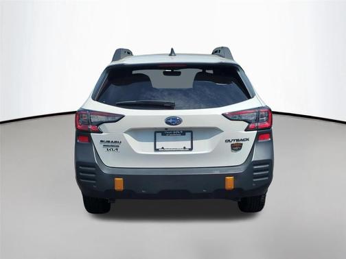 Crystal White Pearl 2025 Subaru Outback Wilderness