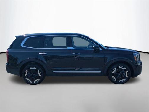 Ebony Black 2024 Kia Telluride S