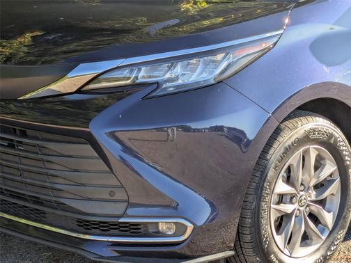 2021 Toyota Sienna XLE 7 Passenger