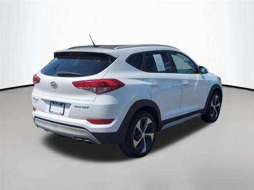 Dazzling White 2017 Hyundai TUCSON Sport