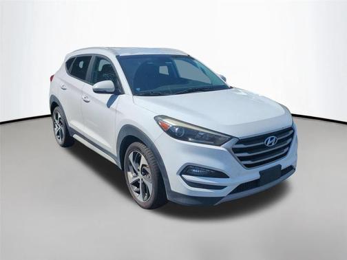 Dazzling White 2017 Hyundai TUCSON Sport