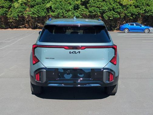 Iceberg Green 2027 Kia Seltos X-Line S