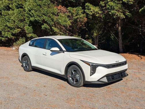 2025 Kia K4 LX