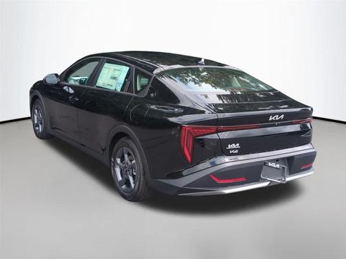 Aurora Black Pearl 2026 Kia K4 LX