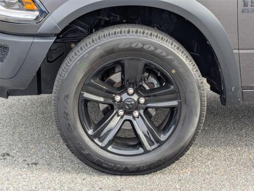 2024 RAM 1500 Classic Warlock Crew Cab 4x4 5'7' Box