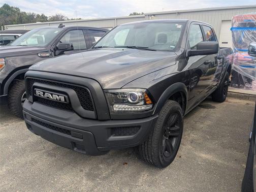 2024 RAM 1500 Classic Warlock Crew Cab 4x4 5'7' Box