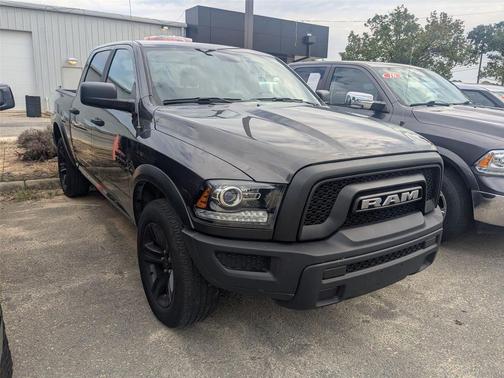 2024 RAM 1500 Classic Warlock Crew Cab 4x4 5'7' Box