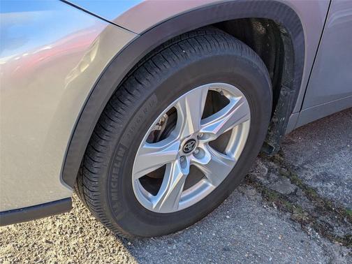 2021 Toyota Highlander L