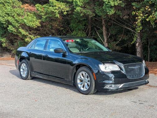 2016 Chrysler 300 S