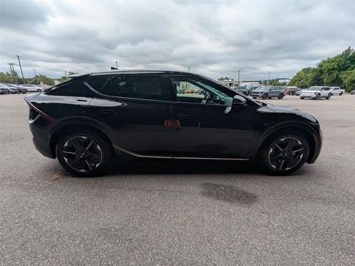 2025 Kia EV6 Wind