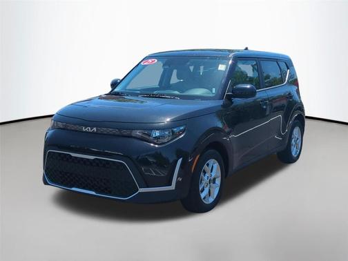 Fusion Black 2025 Kia Soul LX