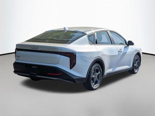 Snow White Pearl 2026 Kia K4 LX