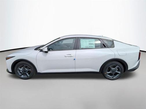 Snow White Pearl 2026 Kia K4 LX