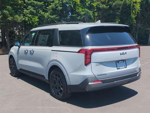 Ceramic Silver 2026 Kia Carnival SX