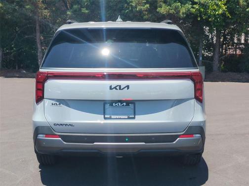 Ceramic Silver 2026 Kia Carnival SX