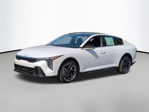 Snow White Pearl 2026 Kia K4 GT-Line