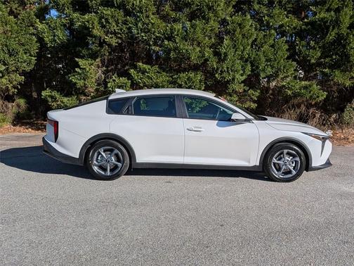 2025 Kia K4 LX