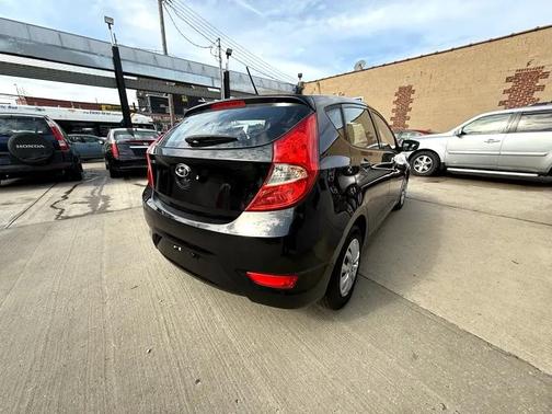 2012 Hyundai Accent GS