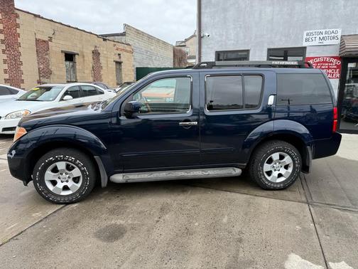 2006 Nissan Pathfinder SE