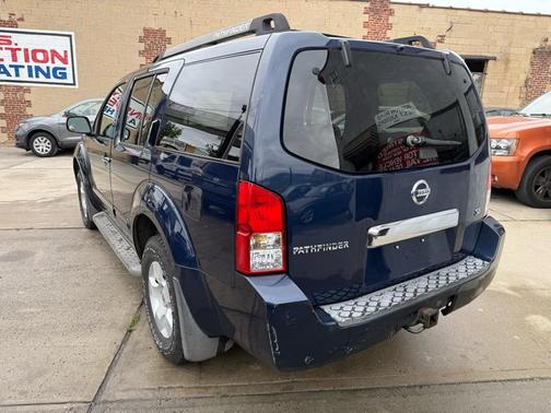 2006 Nissan Pathfinder SE