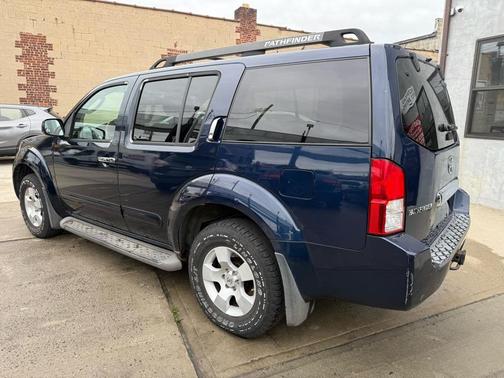 2006 Nissan Pathfinder SE