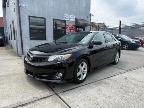 Black 2013 Toyota Camry XLE