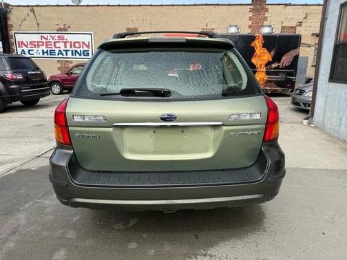 Green 2005 Subaru Outback 2.5 i