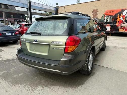 Green 2005 Subaru Outback 2.5 i