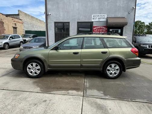Green 2005 Subaru Outback 2.5 i
