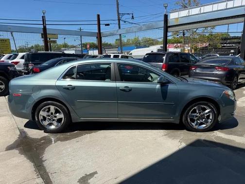 Green 2009 Chevrolet Malibu LT