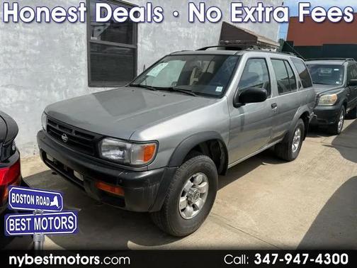 Silver 1998 Nissan Pathfinder XE-V6 4WD