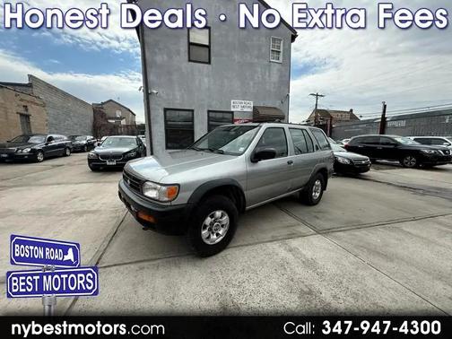 Silver 1998 Nissan Pathfinder XE-V6 4WD