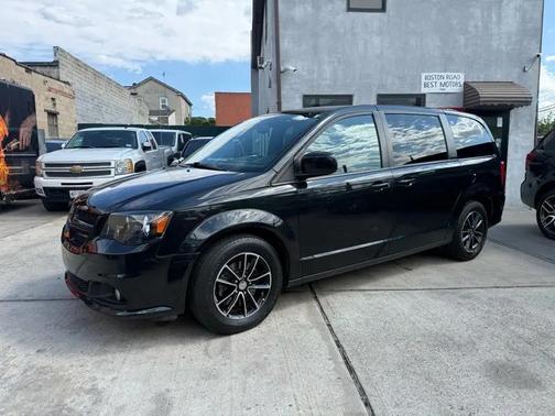 Black 2018 Dodge Grand Caravan GT