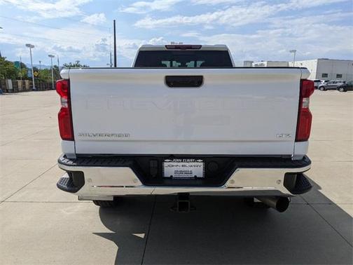 Photo 4 of 39 of 2020 Chevrolet Silverado 3500 LTZ