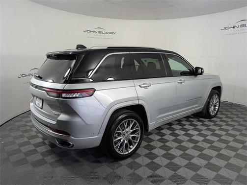 2022 Jeep Grand Cherokee Summit