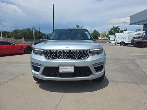 2022 Jeep Grand Cherokee Summit