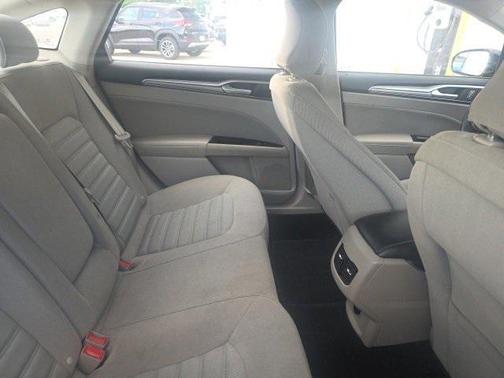 2017 Ford Fusion Hybrid SE