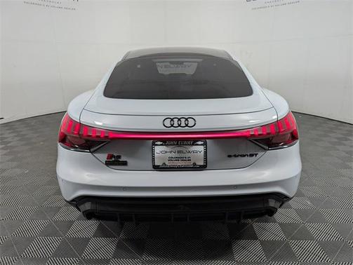 2022 Audi RS e-tron GT quattro