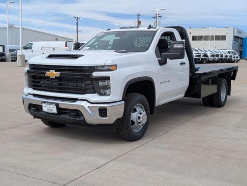Summit White 2026 Chevrolet Silverado 3500 WT