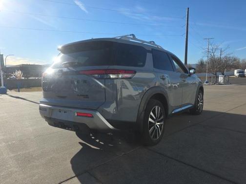 2023 Nissan Pathfinder Platinum 4WD