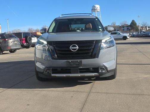 2023 Nissan Pathfinder Platinum 4WD