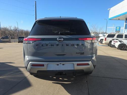 2023 Nissan Pathfinder Platinum 4WD