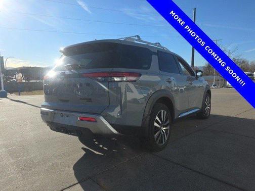 2023 Nissan Pathfinder Platinum 4WD