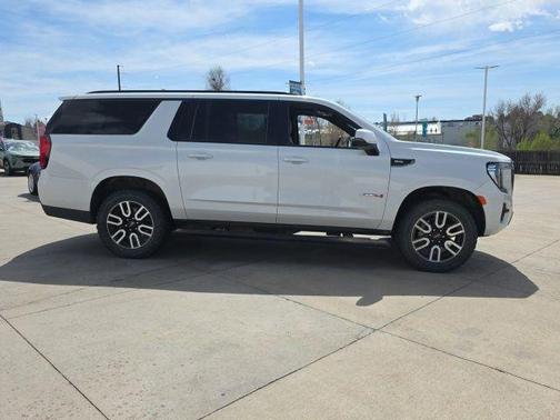2023 GMC Yukon XL AT4