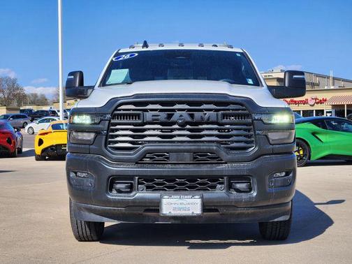 Bright White Clearcoat 2026 RAM 2500 Tradesman Crew Cab 4x4 8' Box