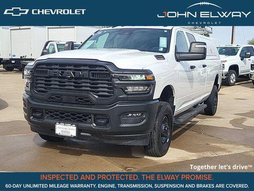 Bright White Clearcoat 2026 RAM 2500 Tradesman Crew Cab 4x4 8' Box