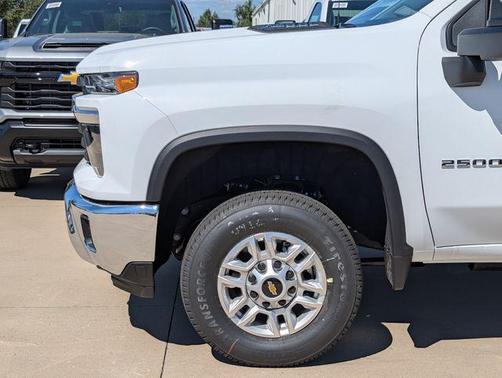 Summit White 2026 Chevrolet Silverado 2500 LT