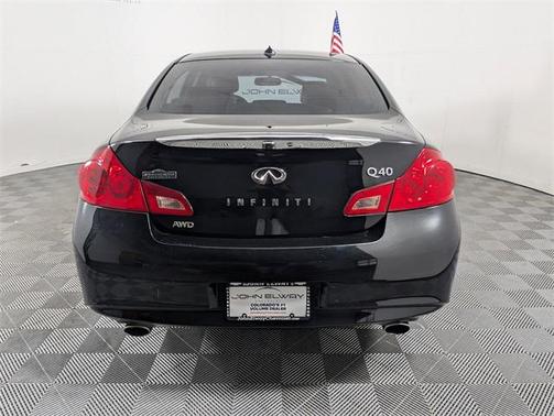2015 INFINITI Q40 Base