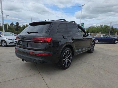 Tamarind Brown Metallic 2024 Audi Q7 55 Premium Plus
